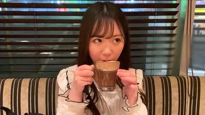 Ita ce kawar da ta kasance a wannan kulob din a jami'a. Kuma ita ce mafi kyawun yarinya a cikin kulob din. Wannan yanayi ne na jima'i na Japan.